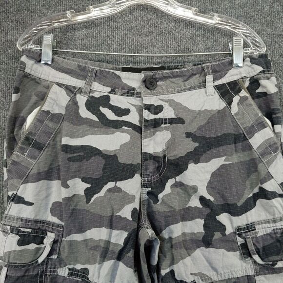 Ecko Unltd Cargo Shorts Mens Size 30 Camo Pockets Belt Loops Gray Black - Picture 6 of 12
